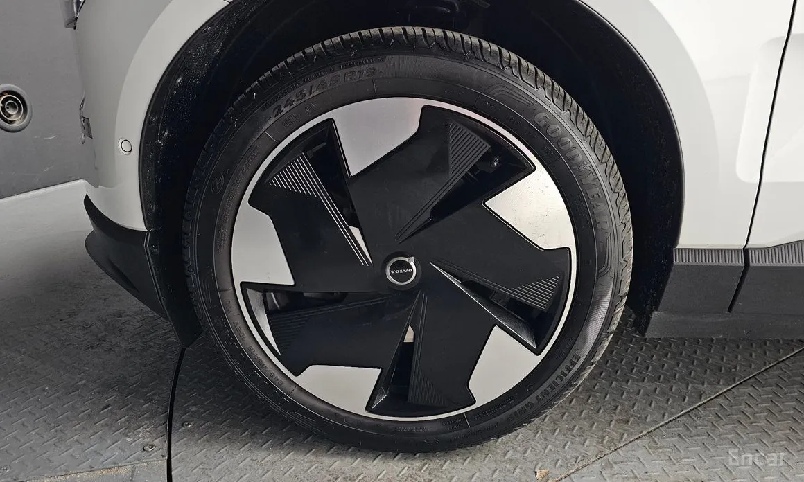 Фото 5 - Volvo EX30