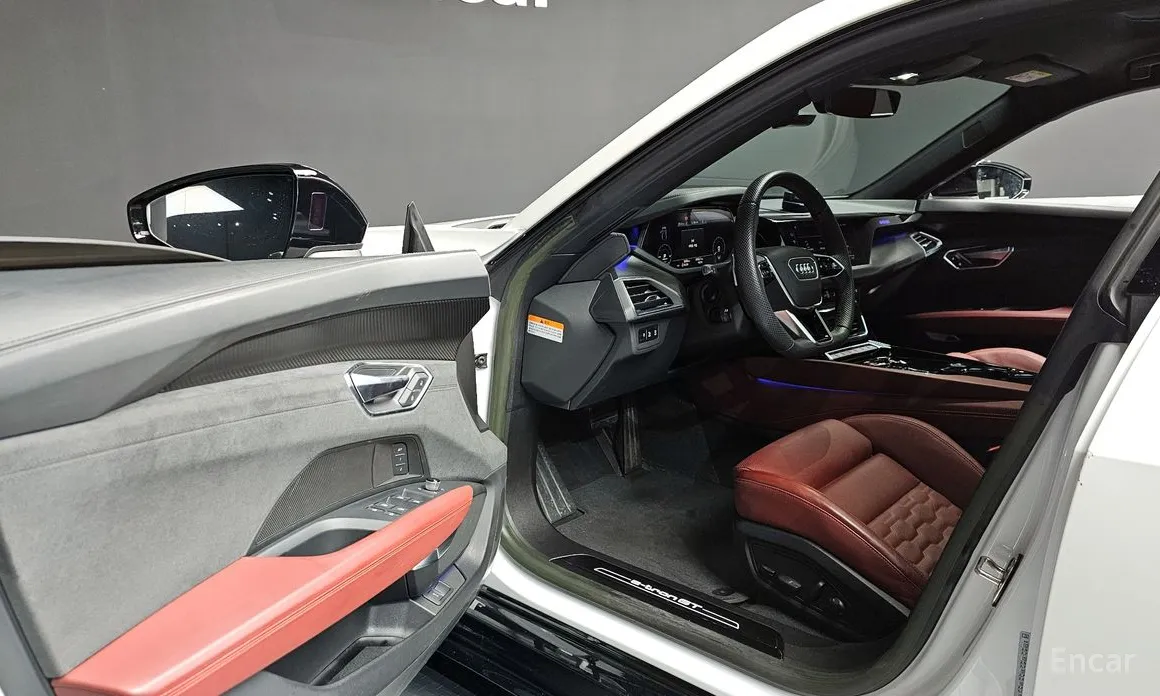 Фото 11 - Audi e-tron GT