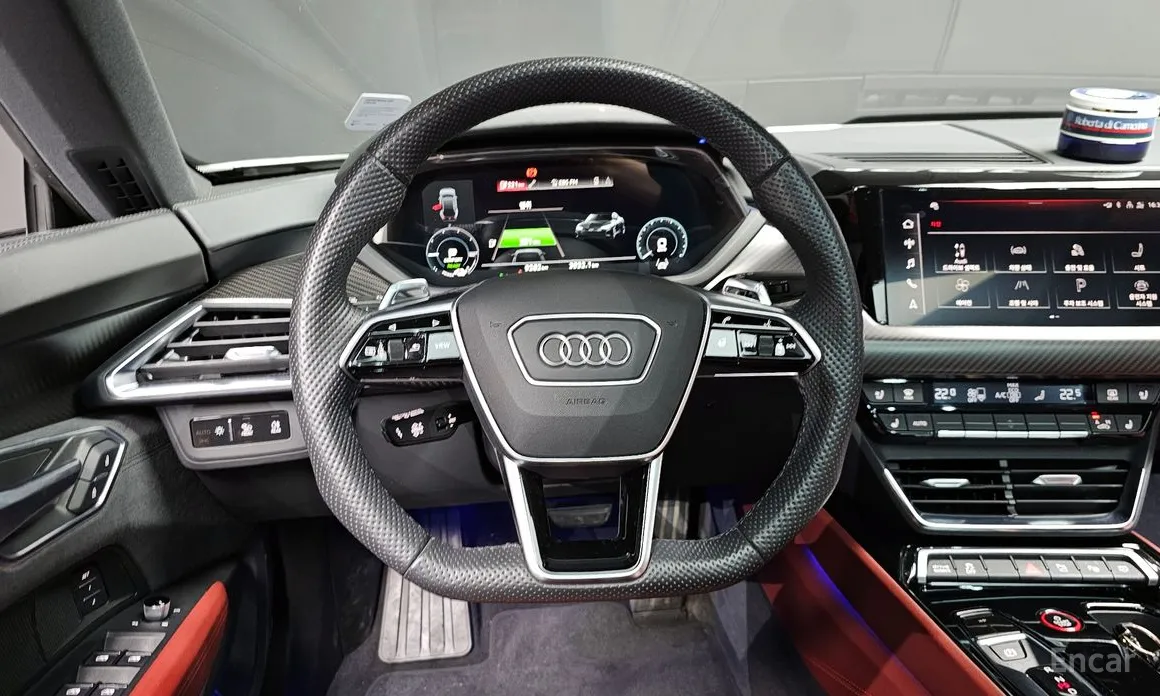 Фото 13 - Audi e-tron GT