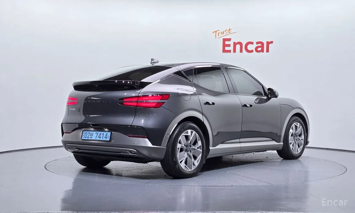 Фото 2 - Genesis GV60