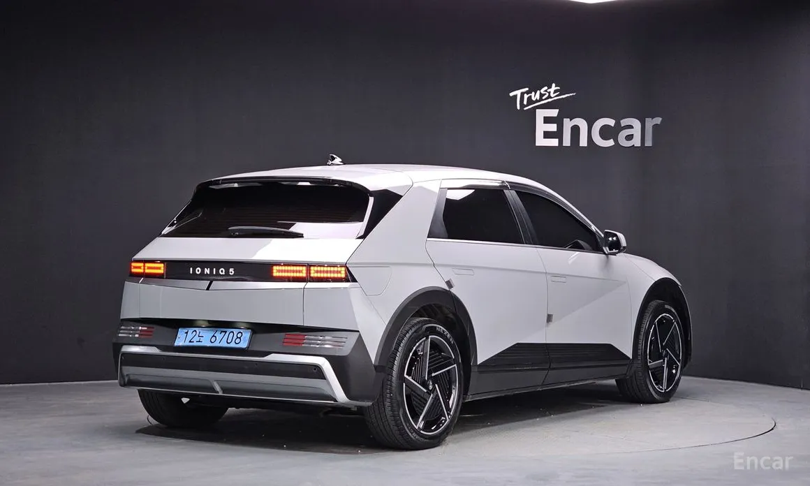 Фото 2 - Hyundai Ioniq 5