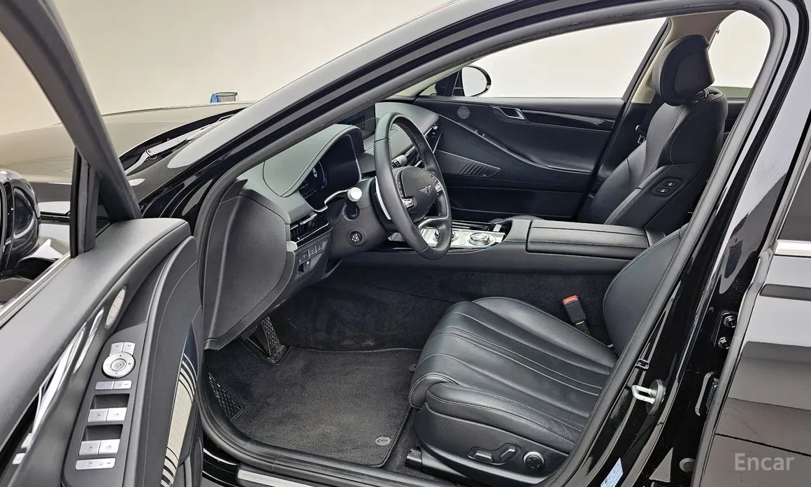 Фото 10 - Genesis G80