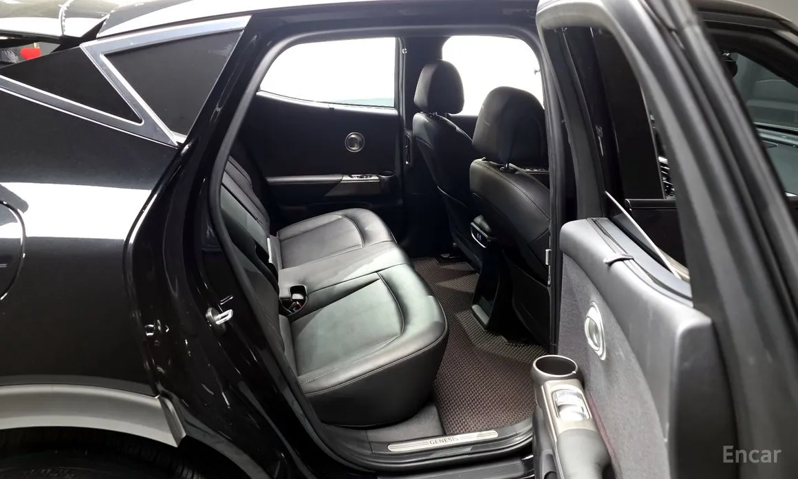 Фото 12 - Genesis GV60