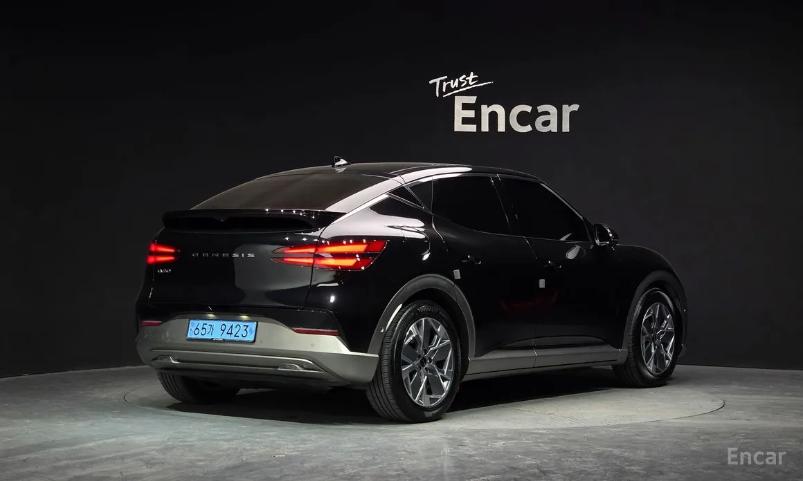 Фото 2 - Genesis GV60