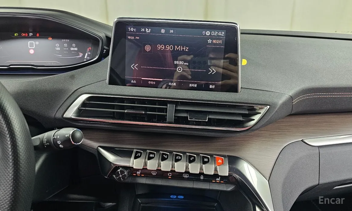 Фото 15 - Peugeot 5008