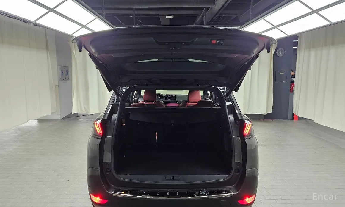 Фото 20 - Peugeot 5008