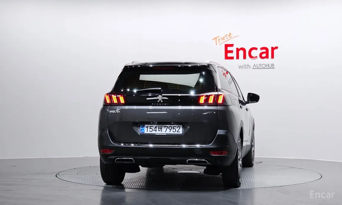 Фото 4 - Peugeot 5008