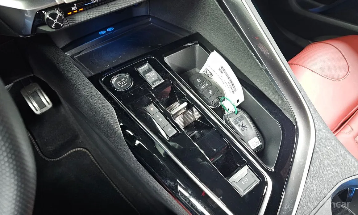 Фото 9 - Peugeot 5008