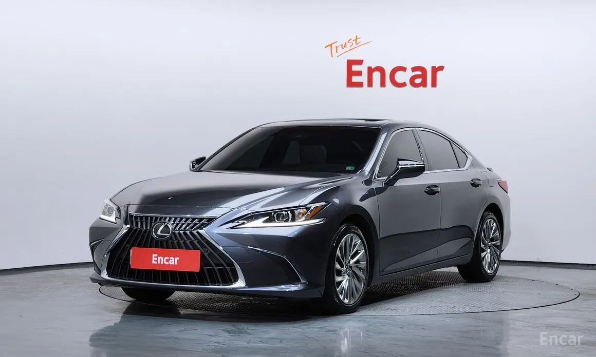Фото 1 - Lexus ES