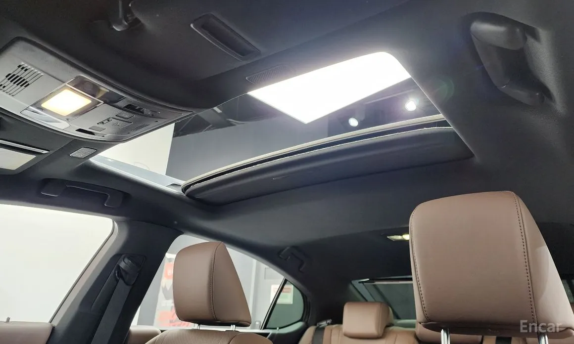 Фото 18 - Lexus ES