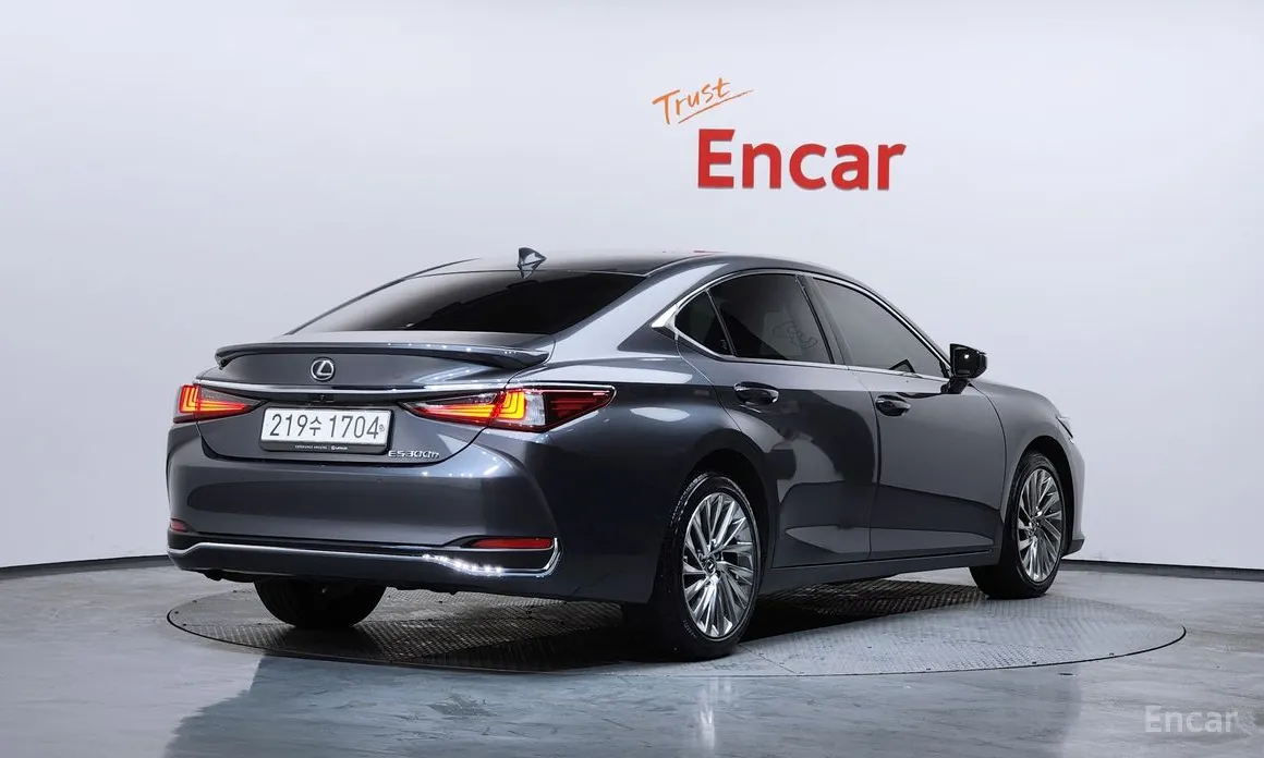 Фото 2 - Lexus ES