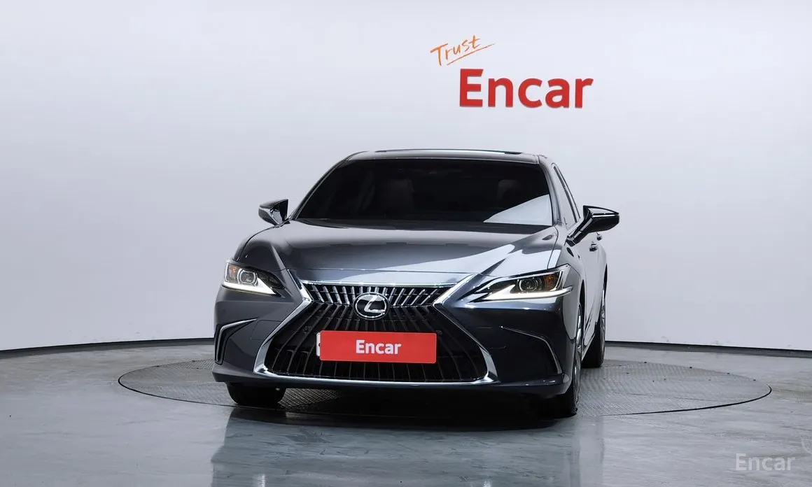 Фото 3 - Lexus ES