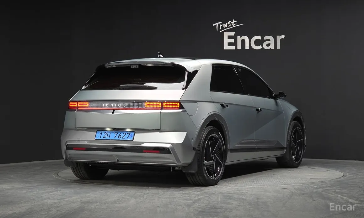 Фото 2 - Hyundai Ioniq 5