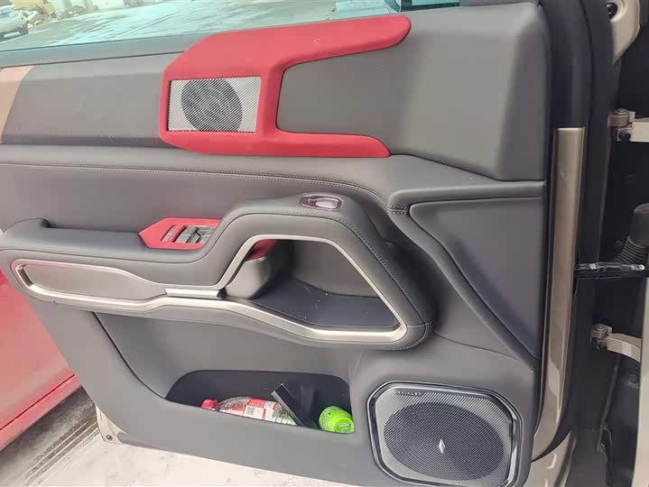 Фото 7 - BYD FangChengBao Leopard 8