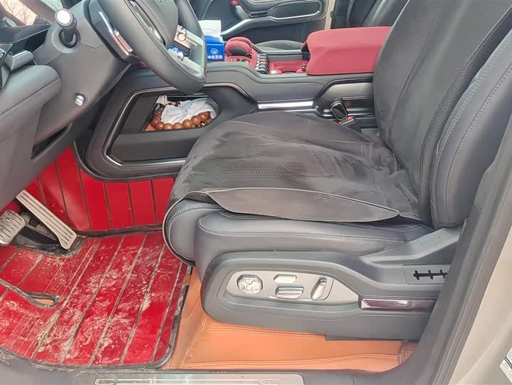 Фото 9 - BYD FangChengBao Leopard 8