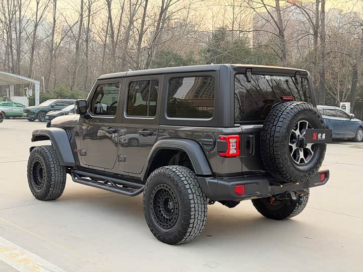 Фото 5 - Jeep Wrangler