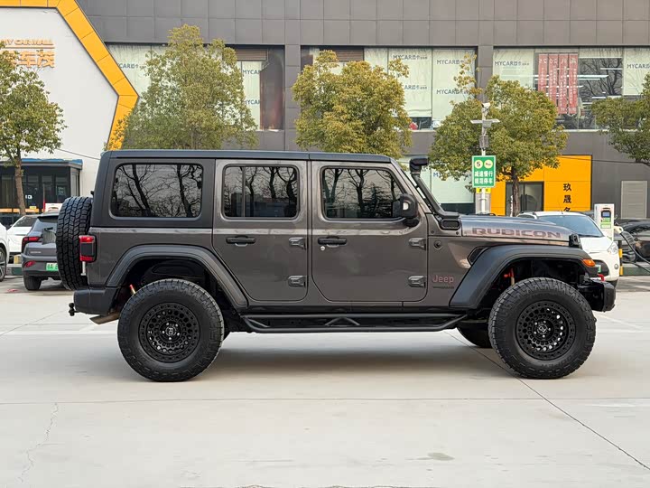 Фото 8 - Jeep Wrangler