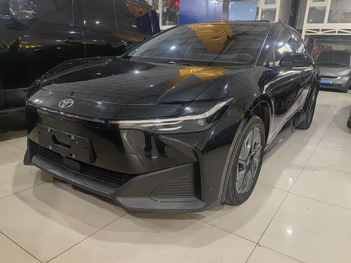 Фото 1 - Toyota bZ3