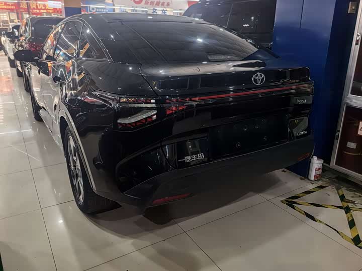 Фото 7 - Toyota bZ3