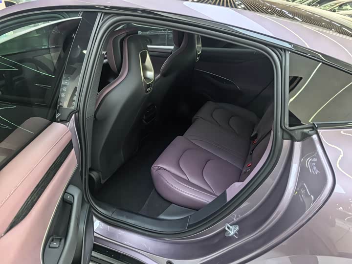 Фото 8 - Xiaomi SU7