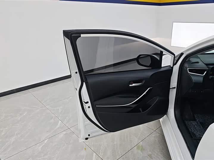 Фото 7 - Toyota Corolla