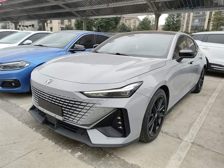 Фото 2 - Changan UNI-V