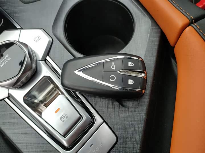 Фото 9 - Changan UNI-V