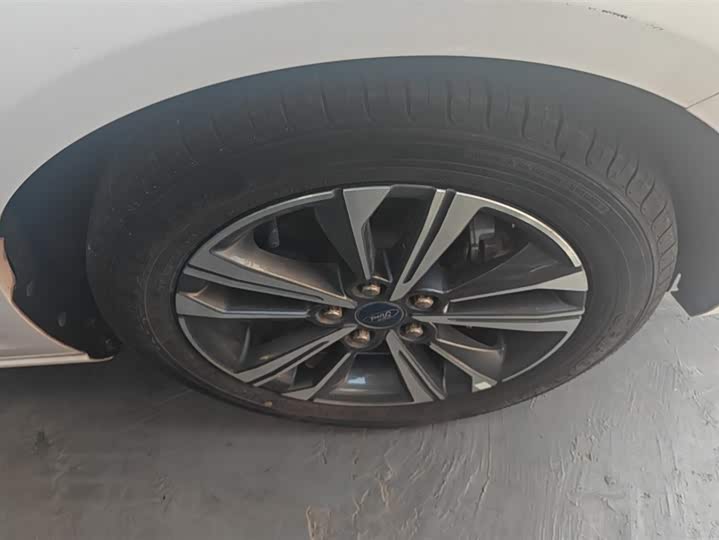 Фото 6 - Ford Escort