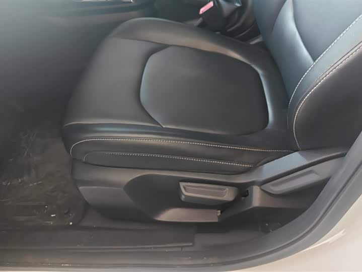 Фото 9 - Ford Escort