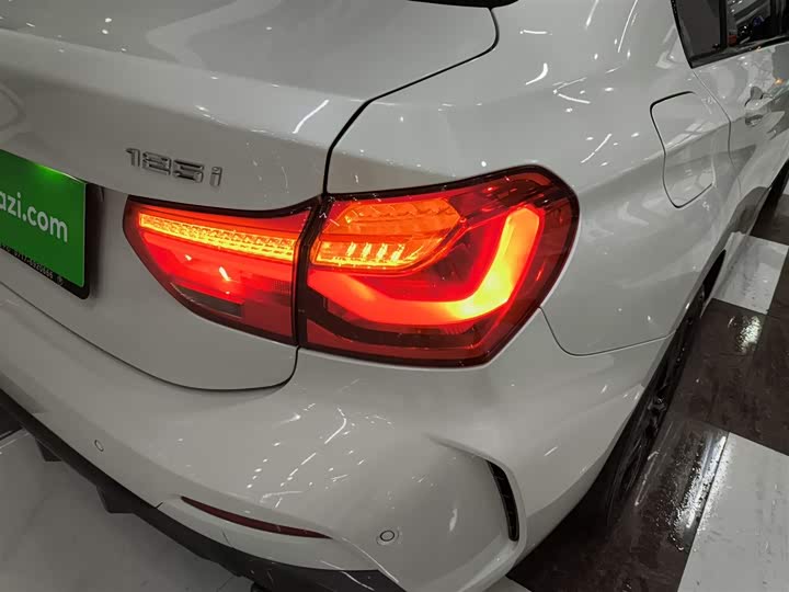 Фото 8 - BMW 1 Series