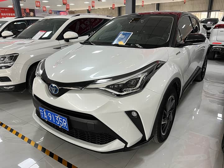 Фото 1 - Toyota C-HR