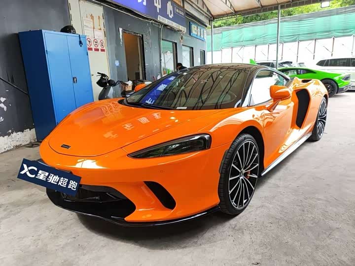 Фото 2 - McLaren GT