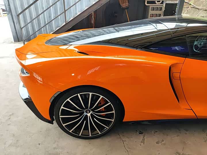 Фото 4 - McLaren GT