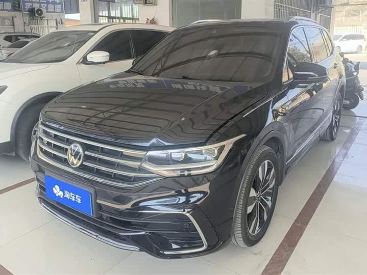 Фото 1 - Volkswagen Tiguan L Pro