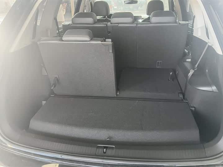 Фото 4 - Volkswagen Tiguan L Pro