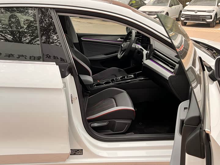 Фото 8 - Volkswagen Lamando L