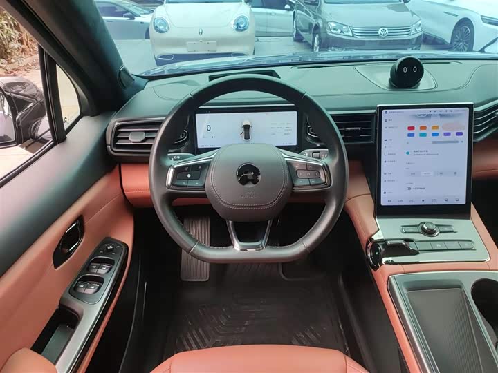 Фото 3 - Nio EC6