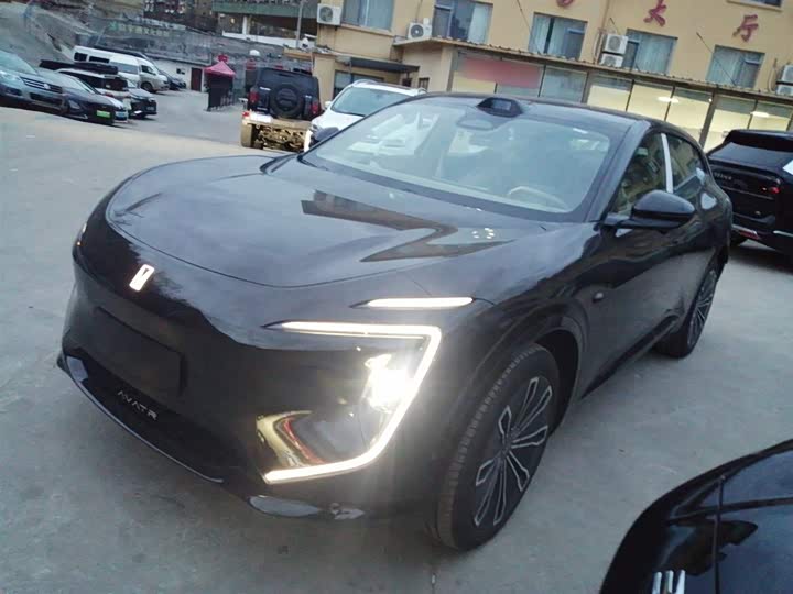 Фото 1 - Avatr 07