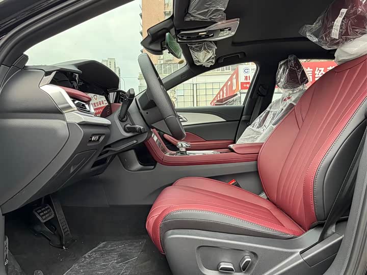 Фото 7 - Hongqi H5