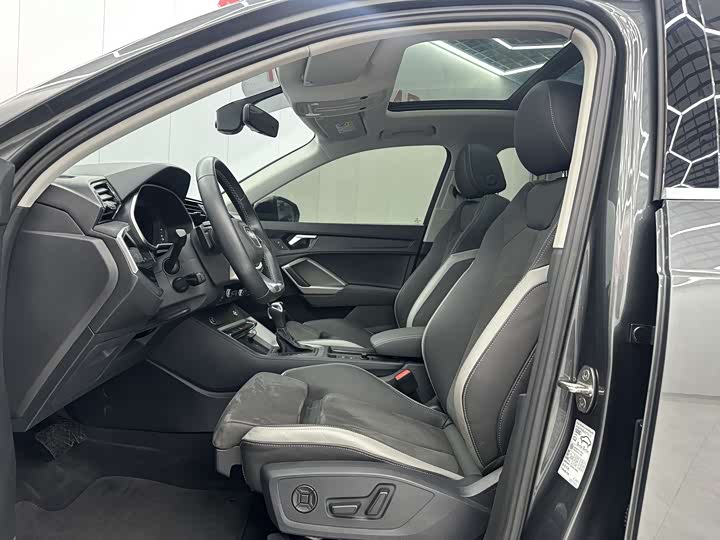 Фото 4 - Audi Q3