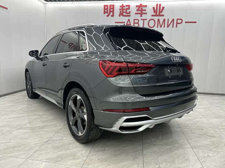 Фото 8 - Audi Q3