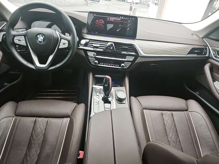 Фото 9 - BMW 5 Series