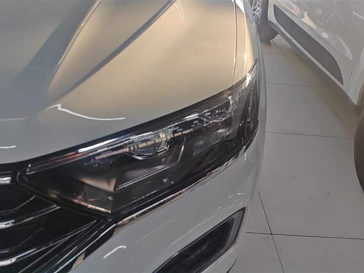 Фото 5 - Volkswagen T-Roc