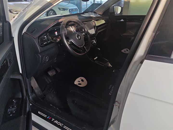 Фото 9 - Volkswagen T-Roc