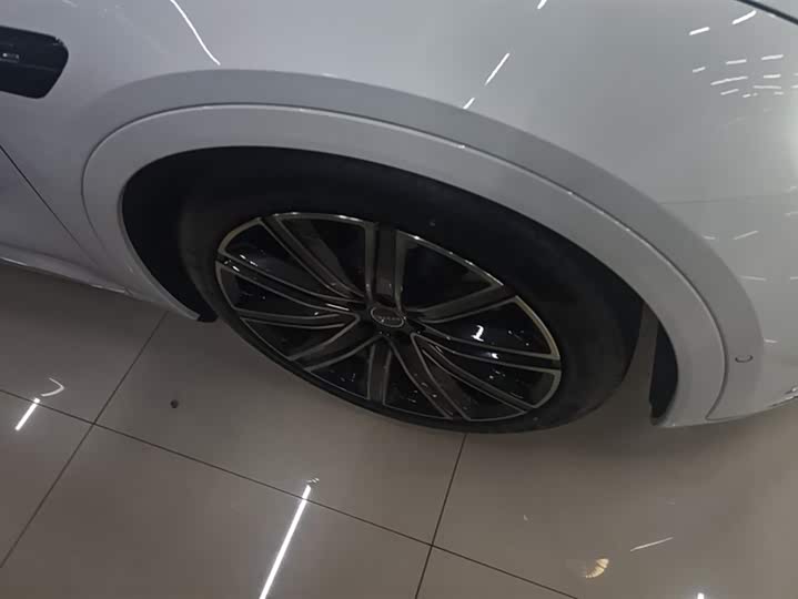 Фото 6 - Luxeed R7