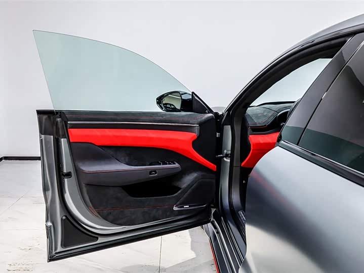 Фото 9 - Zeekr 001 FR