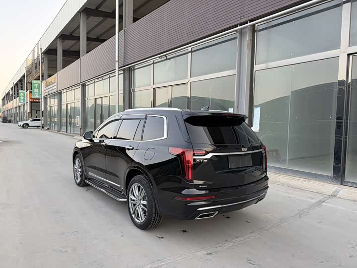Фото 4 - Cadillac XT6