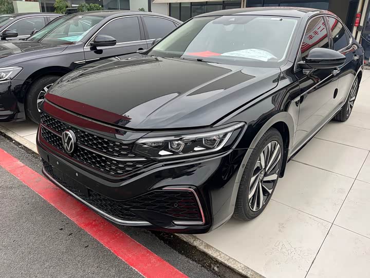 Фото 1 - Volkswagen Passat