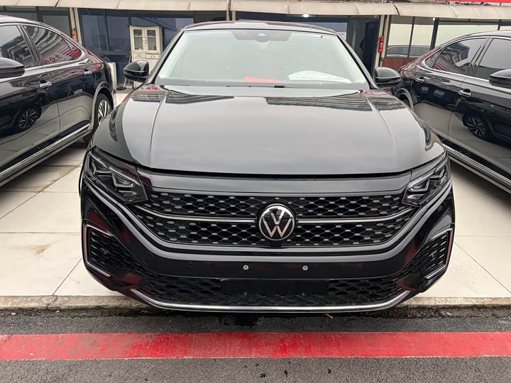 Фото 2 - Volkswagen Passat