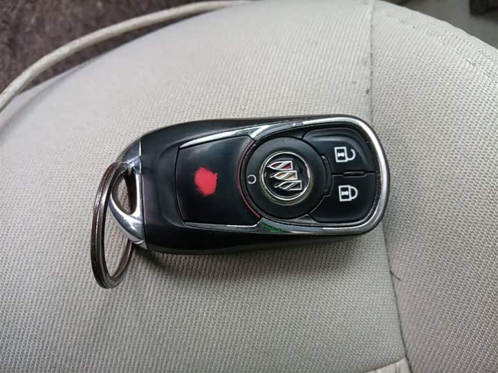 Фото 9 - Buick GL8 ES